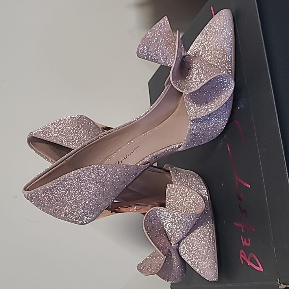 Betsey Johnson Nobble champagne Sparkle & Bows  size 9